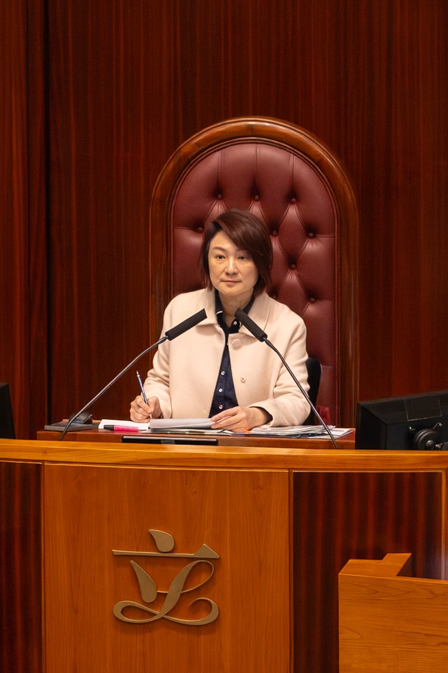 第八屆立法會主席李慧琼議員正在主持立法會會議
