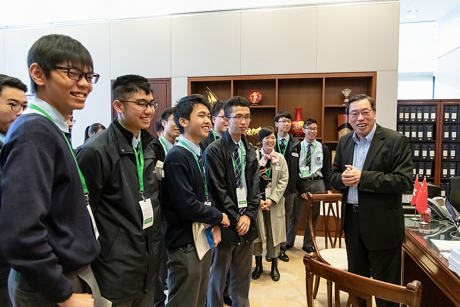 梁君彥議員於2019年1月22日與沙田循道衞理中學的同學會面。