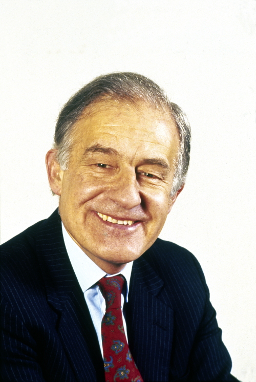 卫奕信勋爵, GCMG