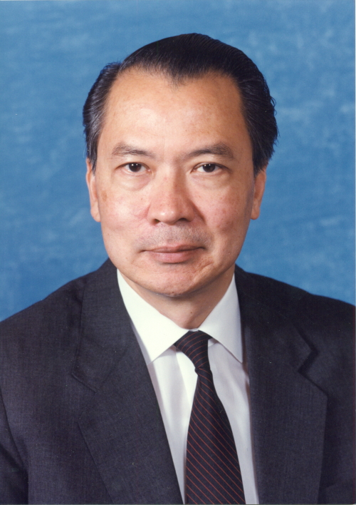 施伟贤爵士, CBE, LLD, QC, JP